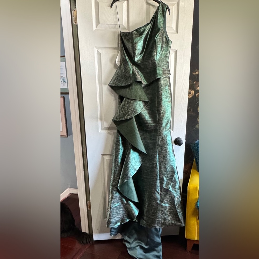 Elegant Asymmetrical Ruffle Dress in Metallic Green
